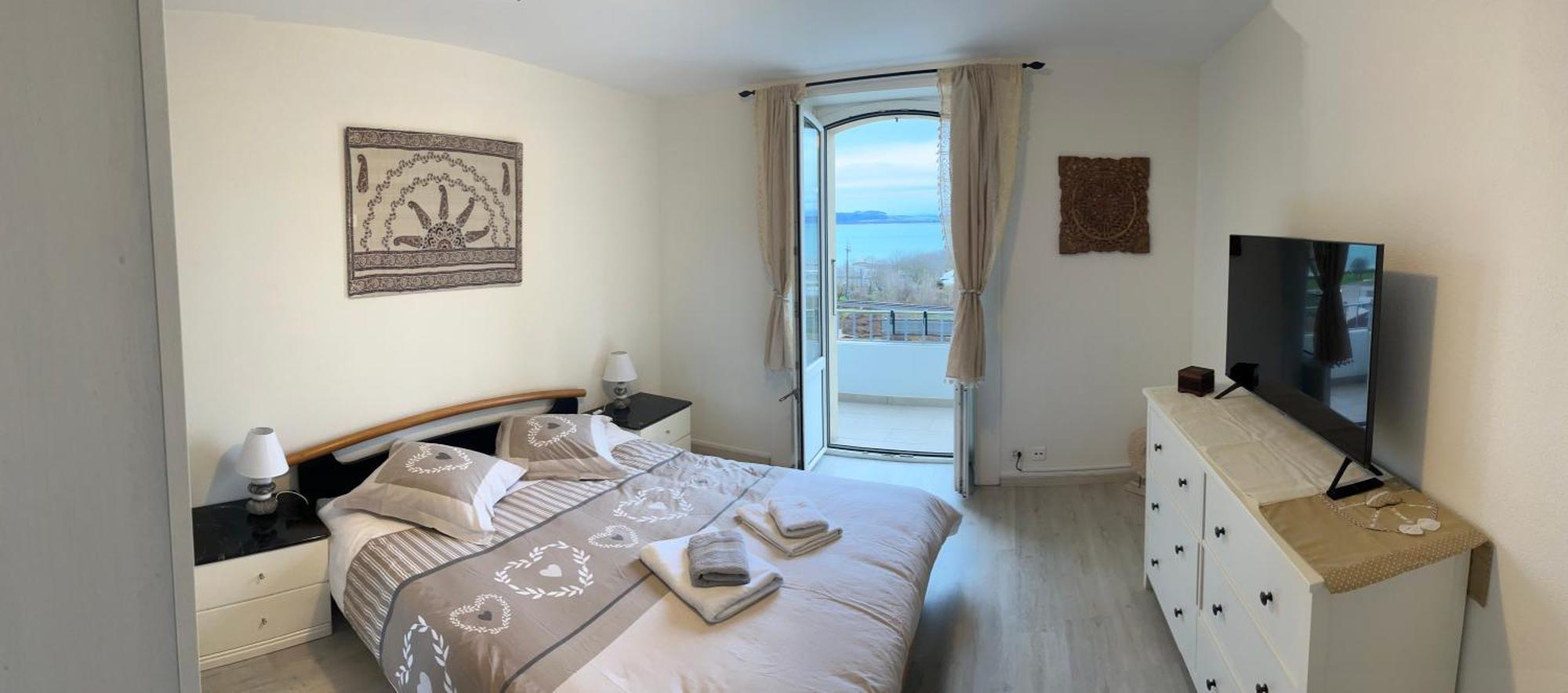 La Maison Bleue A 2 Pas Du Lac Du Neuchatel Hauterive  Ngoại thất bức ảnh